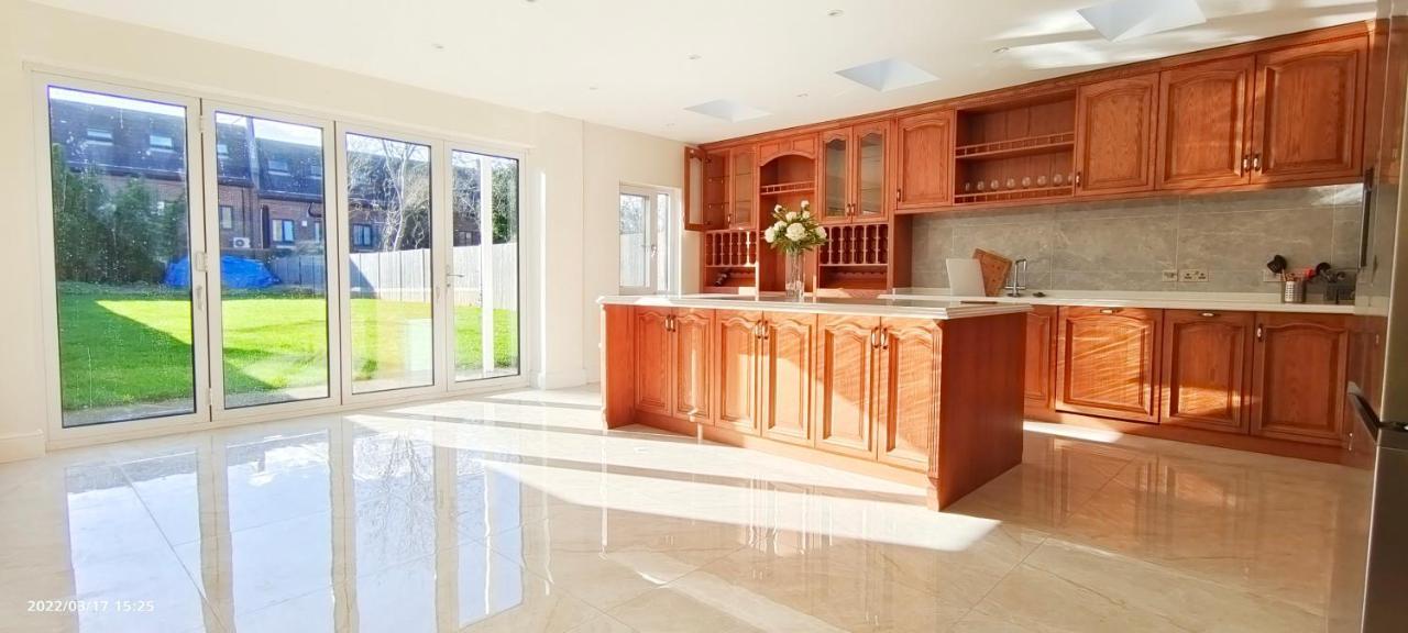 Marigold Villa Harrow Exterior foto